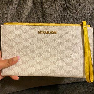 Michael Kors Wristlet - NEW!